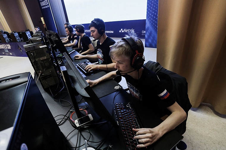 «Главное — быть неожиданным»: в Тюмени проходит турнир по CS: GO