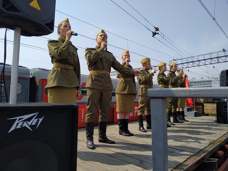 В топке "Эшелона Победы" приготовили фронтовую яичницу