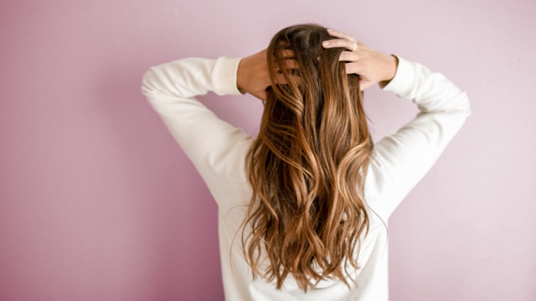 Тюменцам рассказали, как защитить волосы зимой