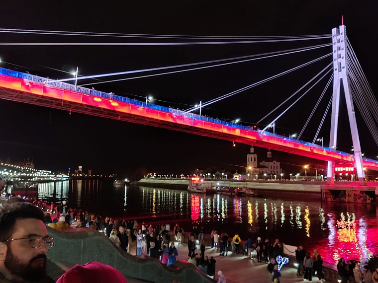 На тюменской набережной прошёл салют, посвящённый 1 Мая