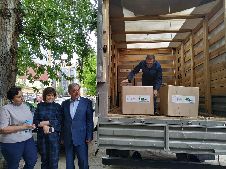 Из Тюмени отправили гуманитарную помощь жителям легендарного Краснодона