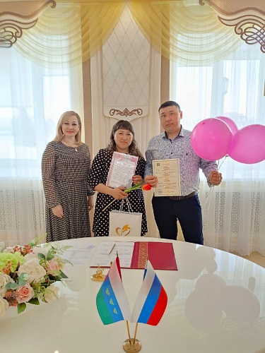 В Казанском районе впервые за 32 года 29 февраля родились две девочки