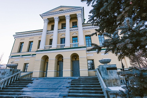 Скольких хозяев сменил тюменский дворец на набережной