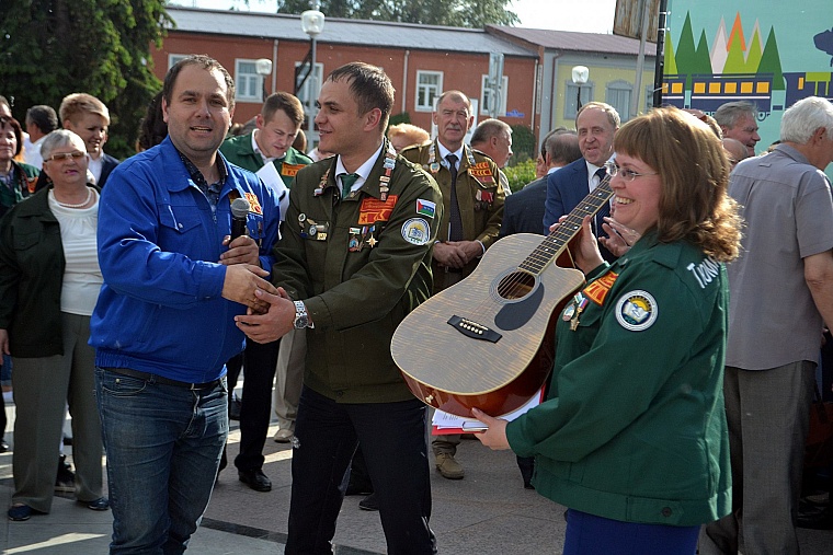 Леонид Рокецкий передал тюменским студотрядовцам привет от бойцов 1966 года