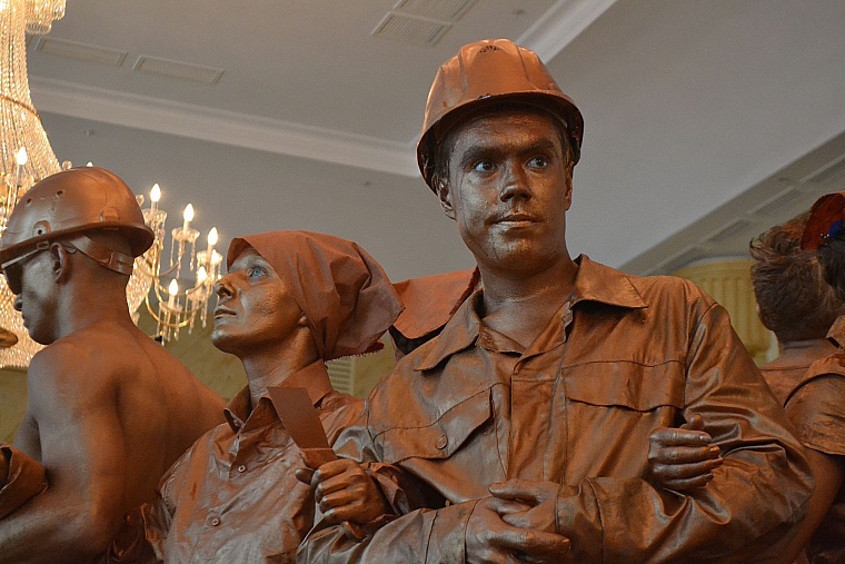 Леонид Рокецкий передал тюменским студотрядовцам привет от бойцов 1966 года