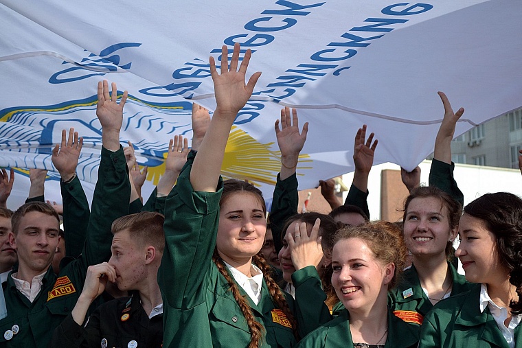 Леонид Рокецкий передал тюменским студотрядовцам привет от бойцов 1966 года