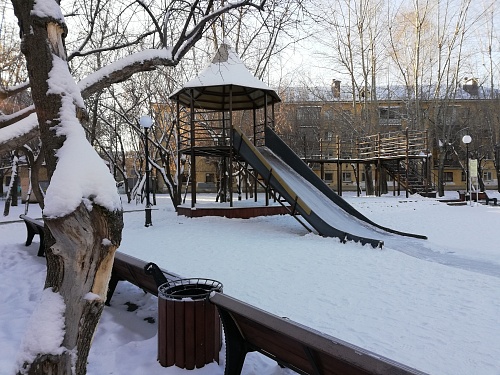 В городах Тюменской области 11 января отменили занятия у школьников из-за холодов