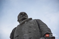 Самый высокий в мире памятник Ленину нуждается в ремонте