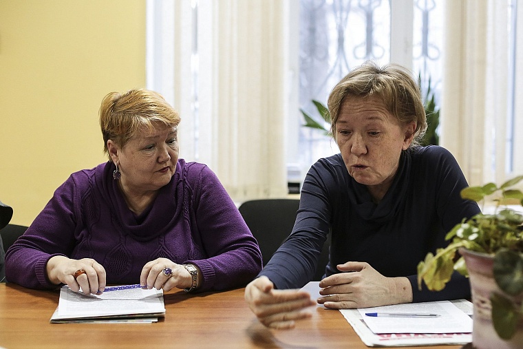 Экологи: жители готовы вырубить вековые деревья ради парковки