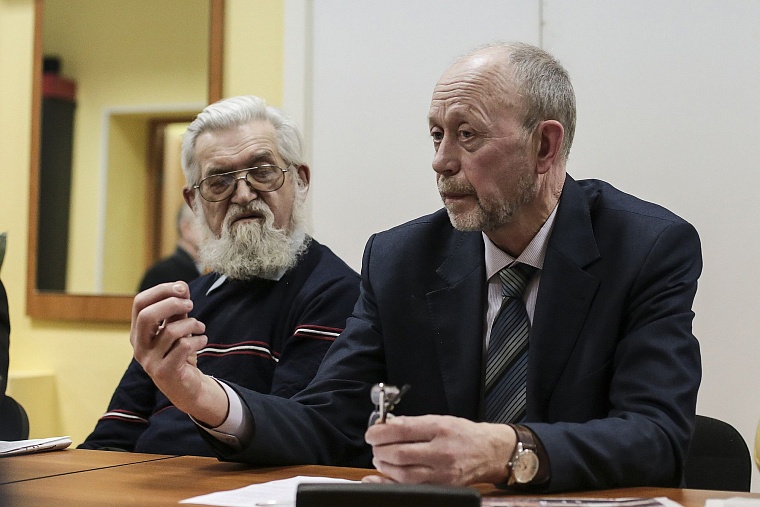 Экологи: жители готовы вырубить вековые деревья ради парковки