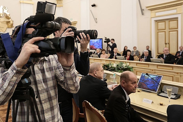 В Тюмени вручили награды выдающимся жителям региона