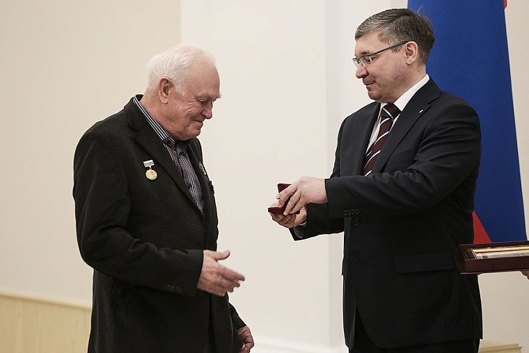 В Тюмени вручили награды выдающимся жителям региона