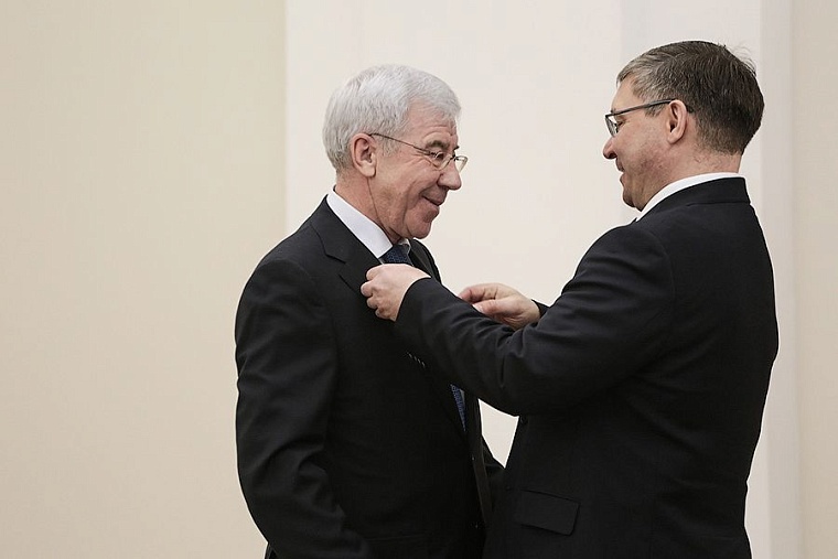 В Тюмени вручили награды выдающимся жителям региона