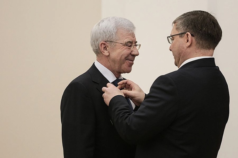 В Тюмени вручили награды выдающимся жителям региона