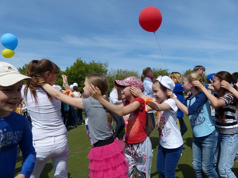 Тюменские дети весело стартовали в лето