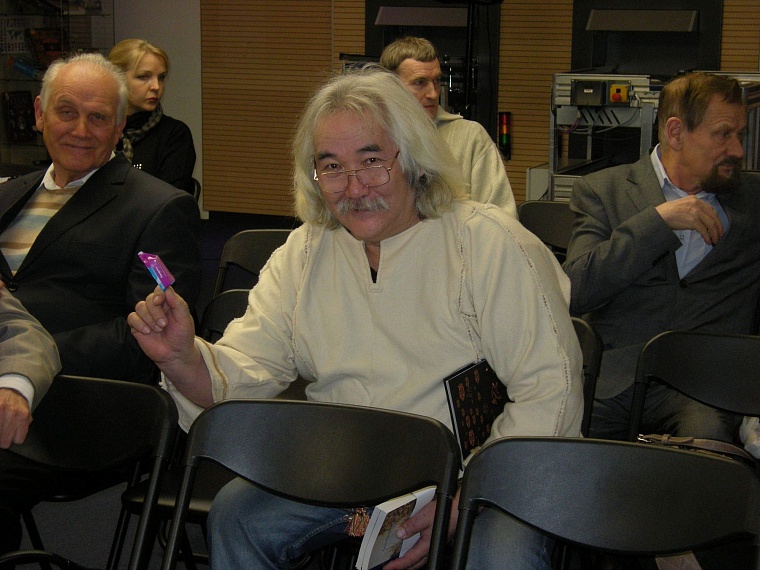 Тюменским писателям вручили литературные премии губернатора