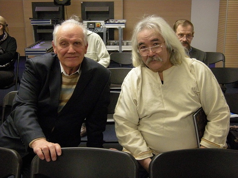 Тюменским писателям вручили литературные премии губернатора