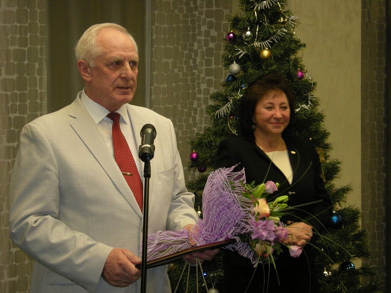 Тюменским писателям вручили литературные премии губернатора