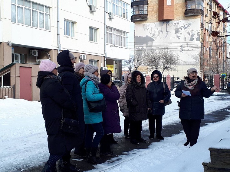 Для тюменцев 55+ проводят благотворительные экскурсии по городу