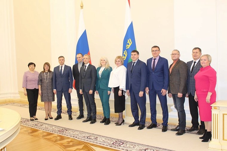 Лучшие тюменские организации высокой социальной эффективности наградили в правительстве