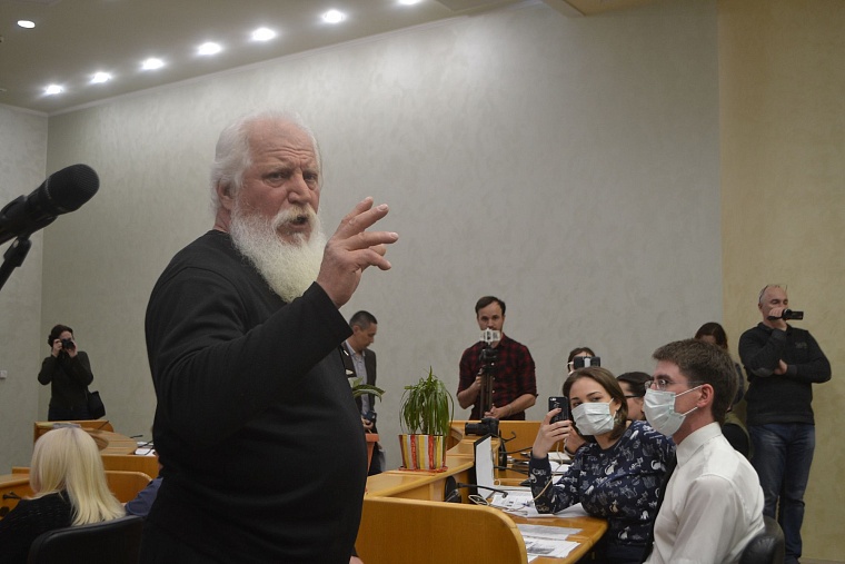 Публичные слушания в Тюмени прошли не по повестке