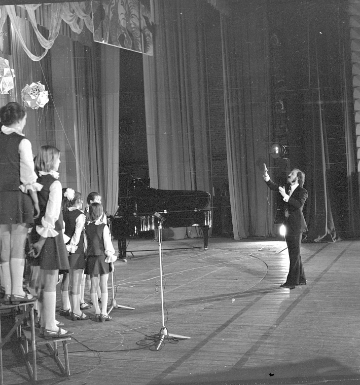 Легендарный тюменский ДК "Нефтяник" отмечает 45-летний юбилей