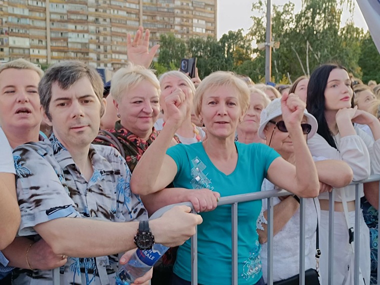 В Тюмени прошёл концерт легендарной группы «Любэ»