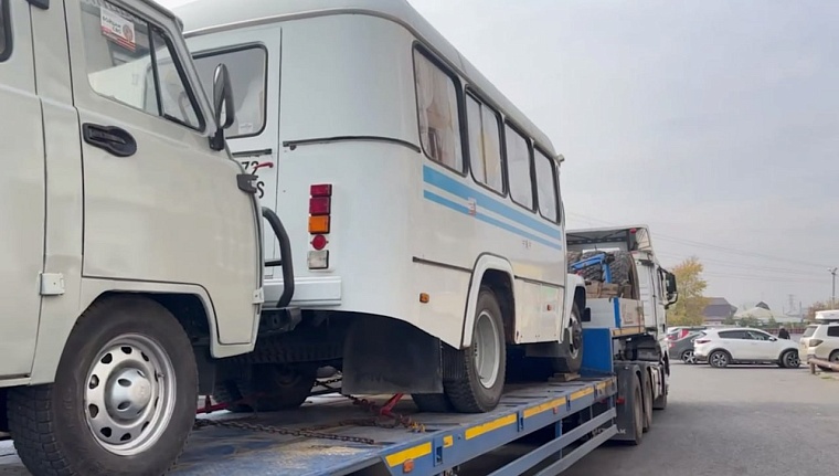 В зону СВО из Тюмени отправили девять автомобилей