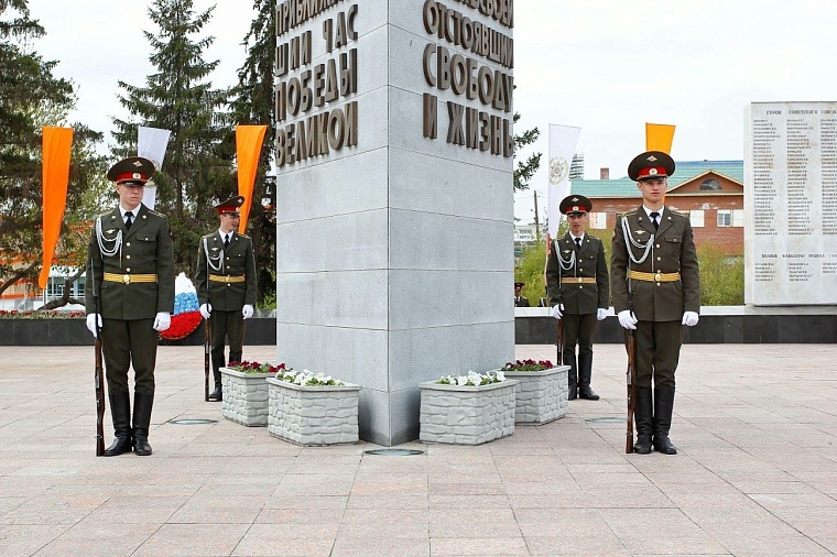 Вечный огонь с Могилы неизвестного солдата запылал в Тюмени