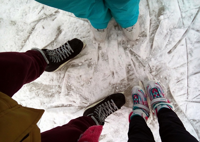 Легкое скольжение: тюменцам дали советы по заточке коньков