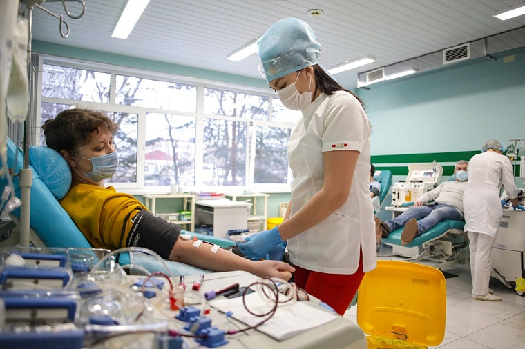 С начала года 11 тыс. 856 человек сдали кровь в Тюменской области