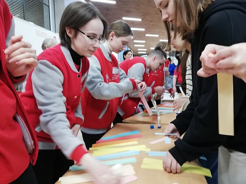 Всероссийская ярмарка трудоустройства в Тюмени: куда идти школьникам, студентам, вахтовикам