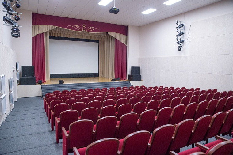 В обновленный дом культуры жители Горьковки ходят, как в театр