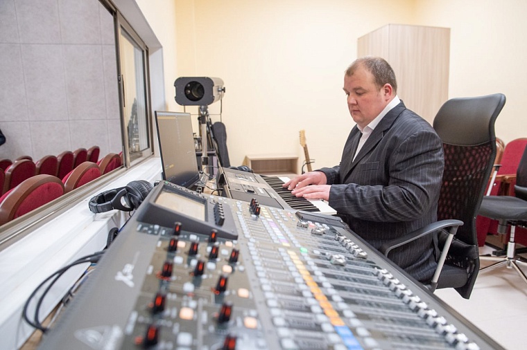 В обновленный дом культуры жители Горьковки ходят, как в театр