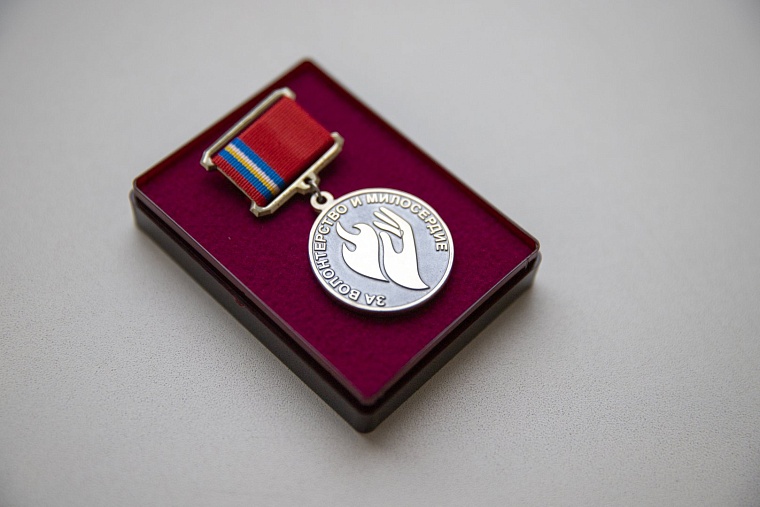 Тюменцы впервые получат почетный знак «За волонтерство и милосердие»