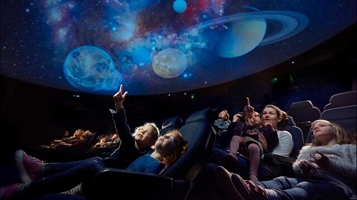 В Ишиме работает мобильный планетарий
