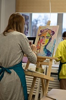 Жители Тобольска попробовали себя в живописи на мастер-классах московской студии Draw&Go