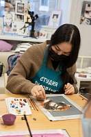 Жители Тобольска попробовали себя в живописи на мастер-классах московской студии Draw&Go