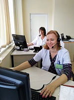 Операторы контакт-центра ОКБ №2 заменили регистраторов в поликлиниках