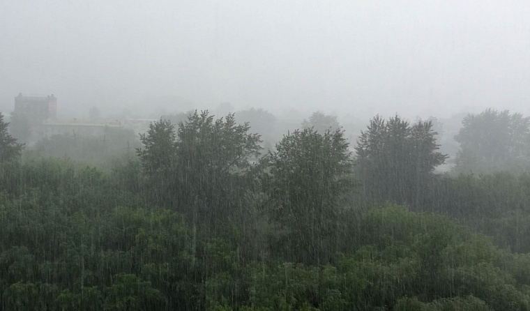 В Тюменской области объявлено штормовое предупреждение: ожидаются ливни, грозы, град