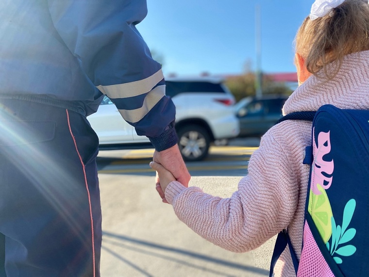 Юным тюменцам напоминают о правилах дорожного движения