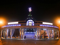 Как украсили Цветной бульвар и площадь 400-летия Тюмени к Новому году