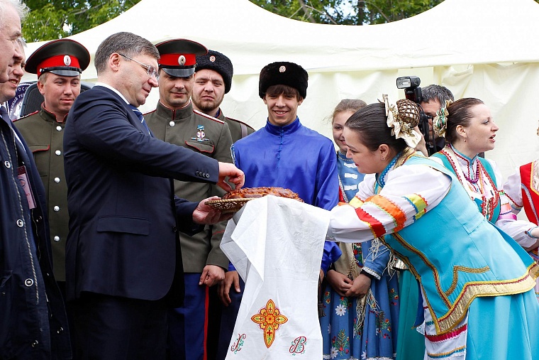 Владимир Якушев: в Тюменской области рады всем национальностям