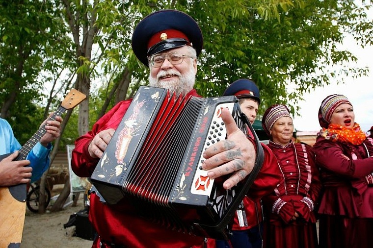 Владимир Якушев: в Тюменской области рады всем национальностям