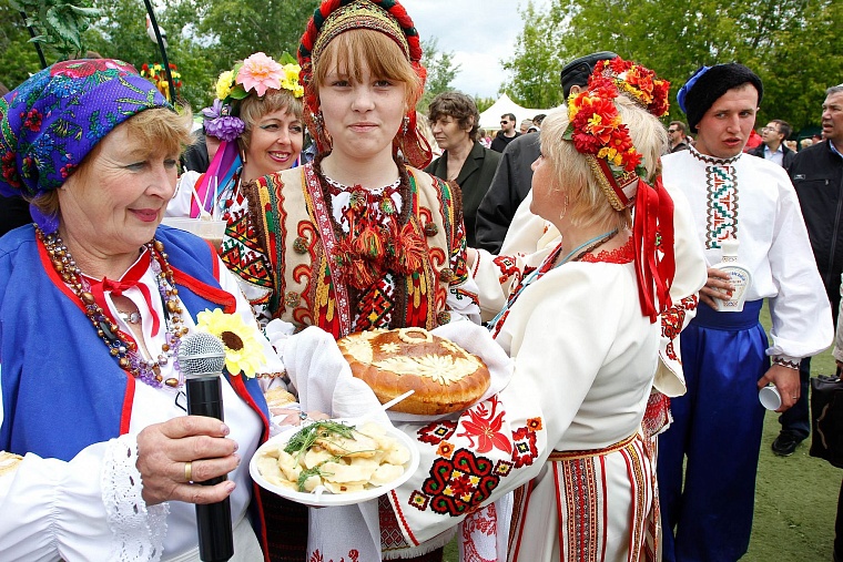 Владимир Якушев: в Тюменской области рады всем национальностям