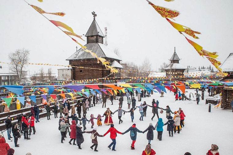 В Ялуторовске испекли очередной трёхметровый блин