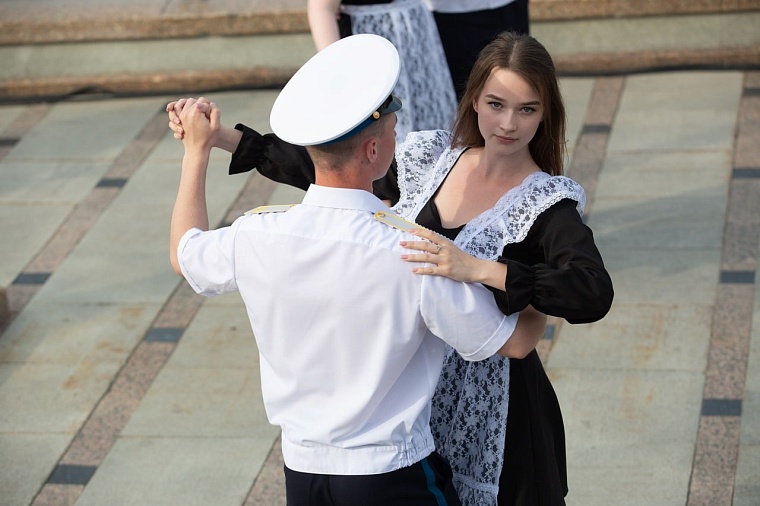 В Тюмени определили новую дату "Вальса на набережной"