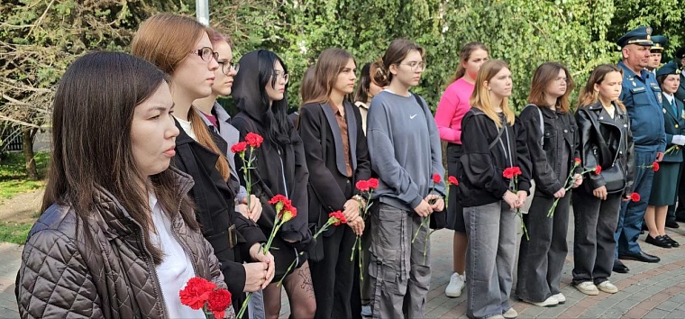 В Тюмени 3 сентября почтили память жертв терактов