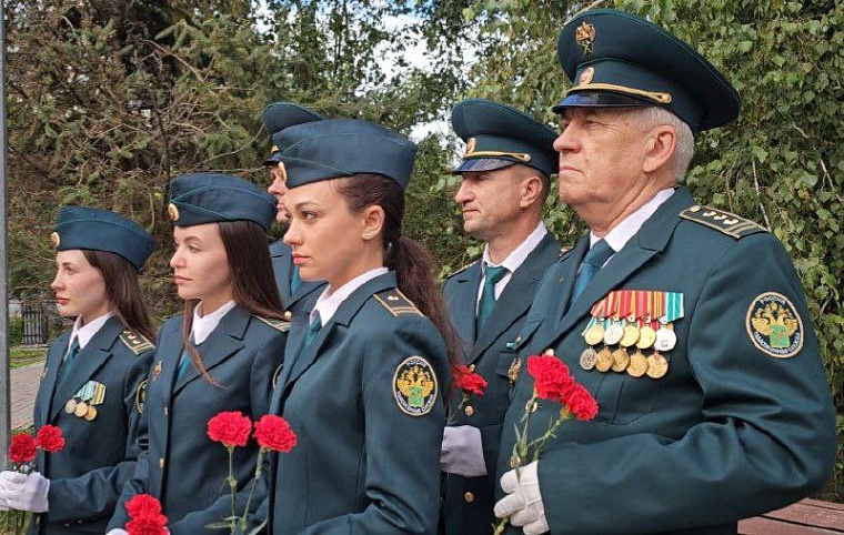 В Тюмени 3 сентября почтили память жертв терактов