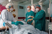 Тюменские хирурги реконструировали пациентке кишечник через три прокола в животе